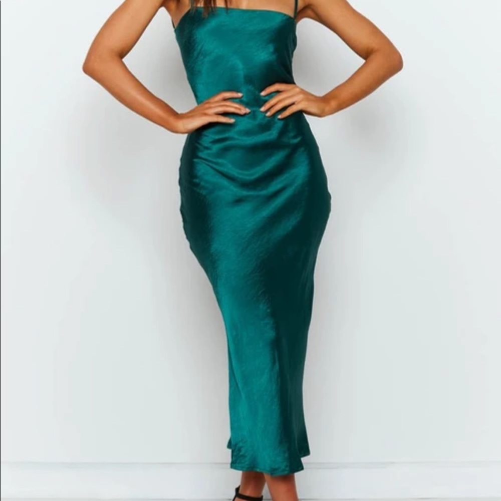 Beginning Boutique The Amaryllis Dress Emerald 6 - Picture 8 of 16